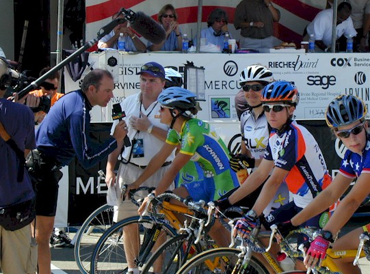 Bob Roll interviews the Elite Women on the Start Line!!