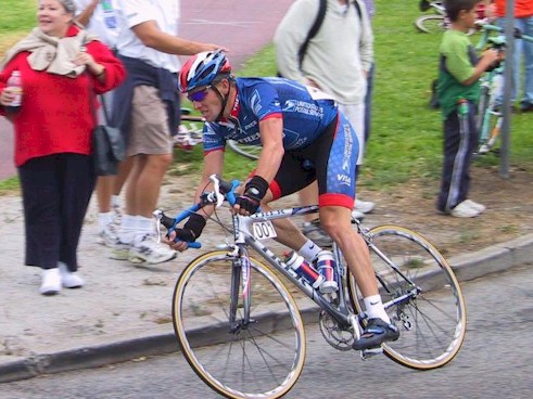 Lance Armstrong looking good on his Trek 5900 Superlight Bike!!